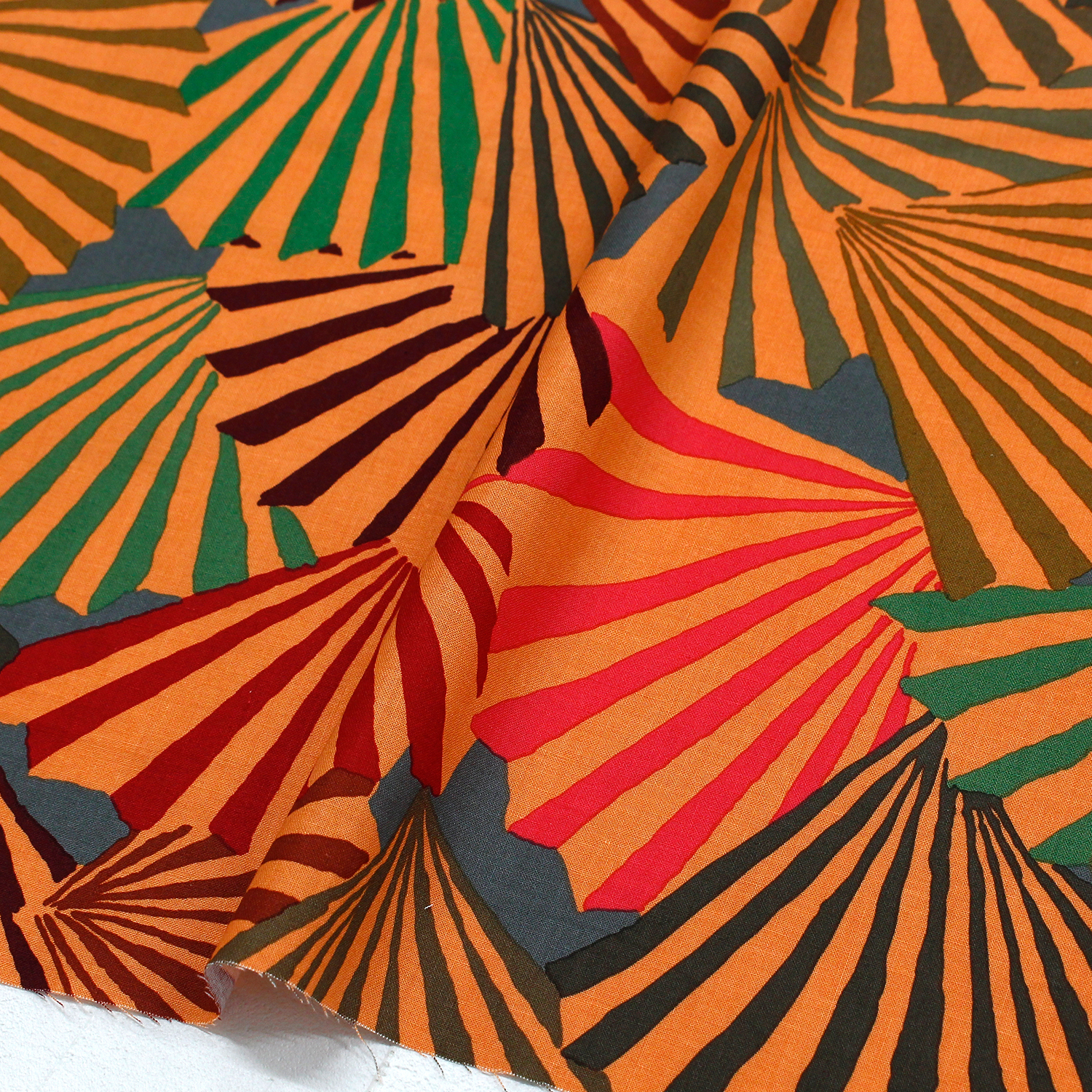 【タイムセール】FSP-933 いろどり扇 オレンジﾞ系 FreeSpirit フリースピリット Kaffe Fassett -ケイフ・ファセット- USAプリント m単位 (m)