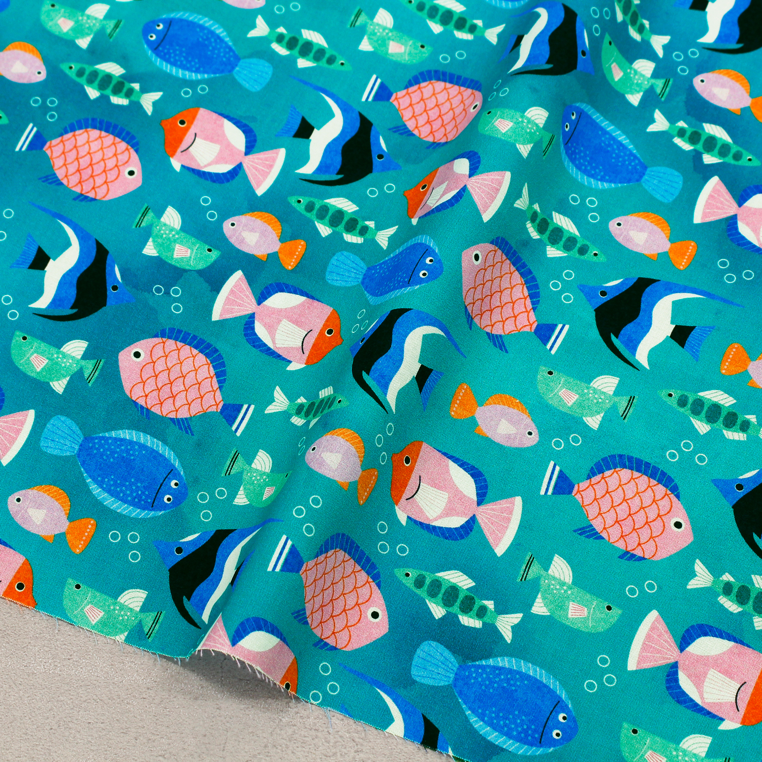 【0116新柄】ROB23362-213 エメラルドグリーンさかな柄 ROBERT KAUFMAN ロバートカフマン USAプリント 巾約110cm 1m単位 (m)