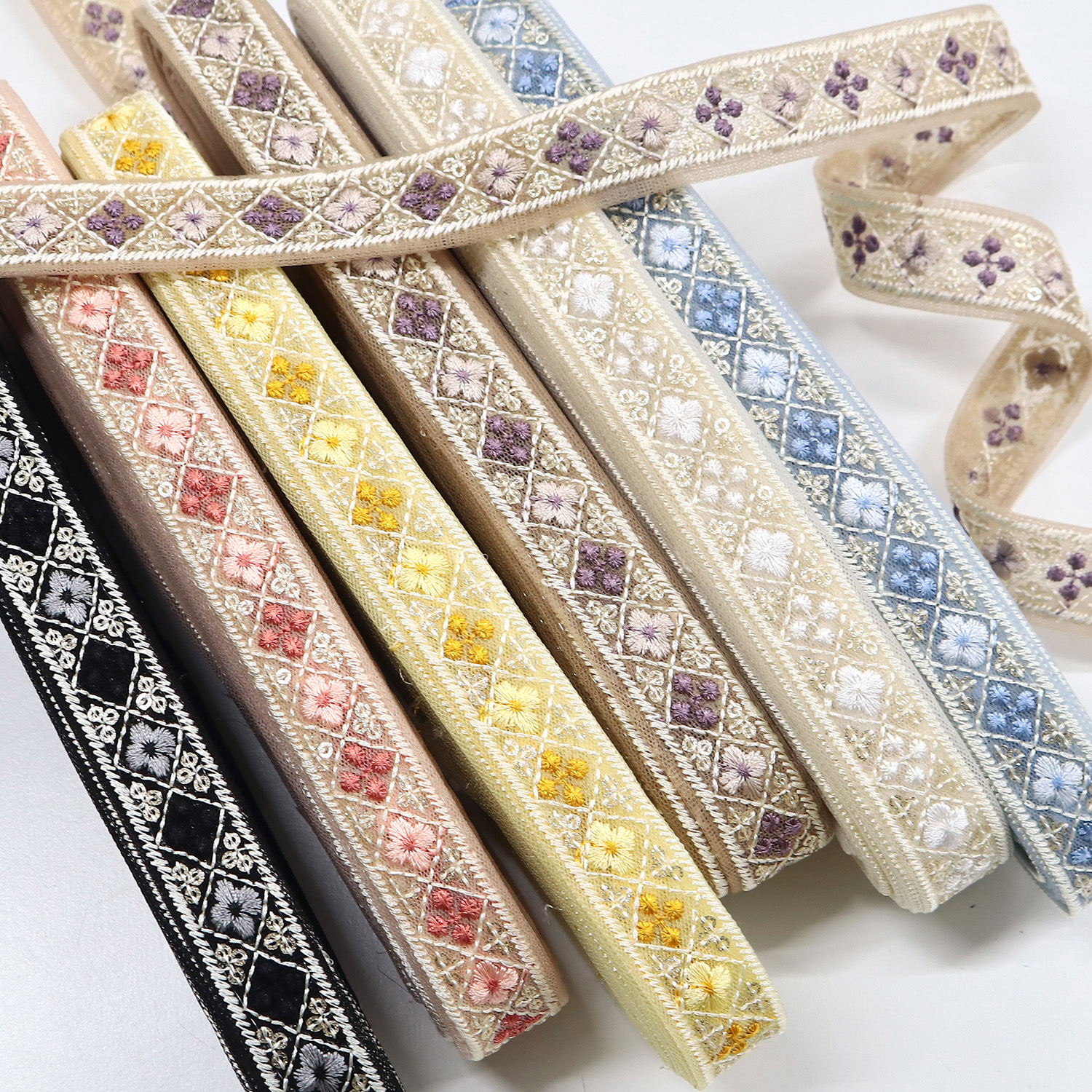 【0404新柄】KF-R71162-10Y インド刺繍リボン 巾約2cm×原反約9m (巻)