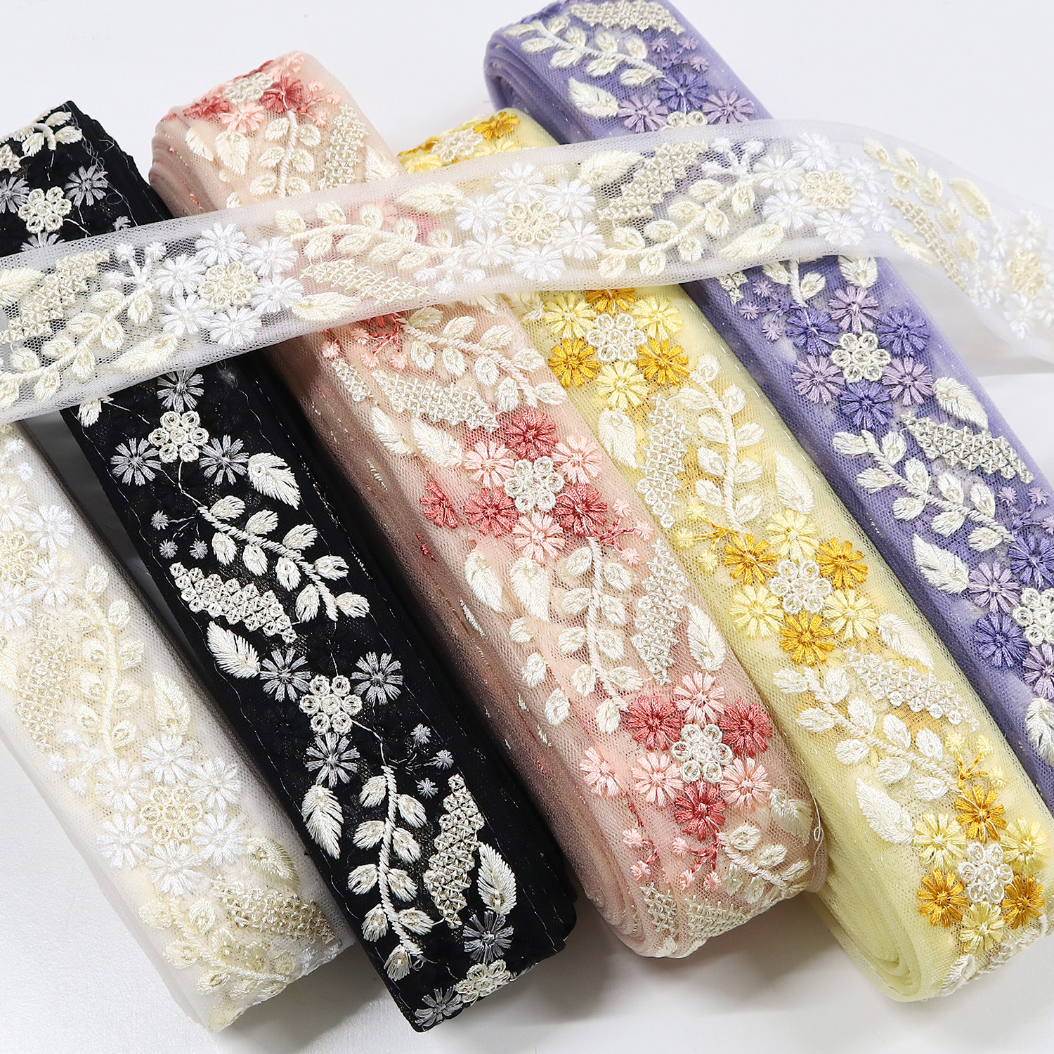 【0404新柄】KF-R71164-10Y インド刺繍リボン 巾約3.5cm×原反約9m (巻)