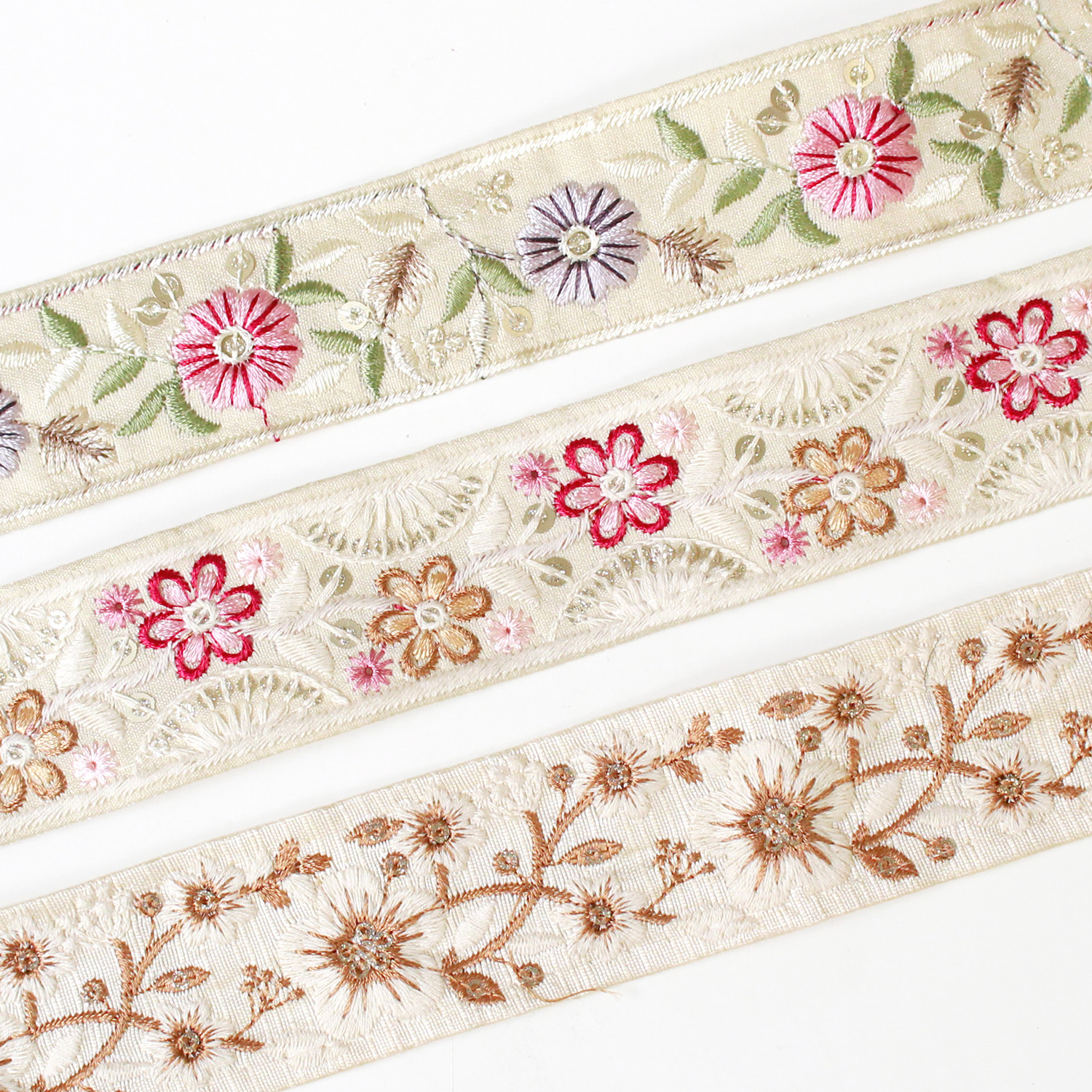KF-RMIX-131 インド刺繍リボン ホワイトアソート 約30cm×3本 (袋)