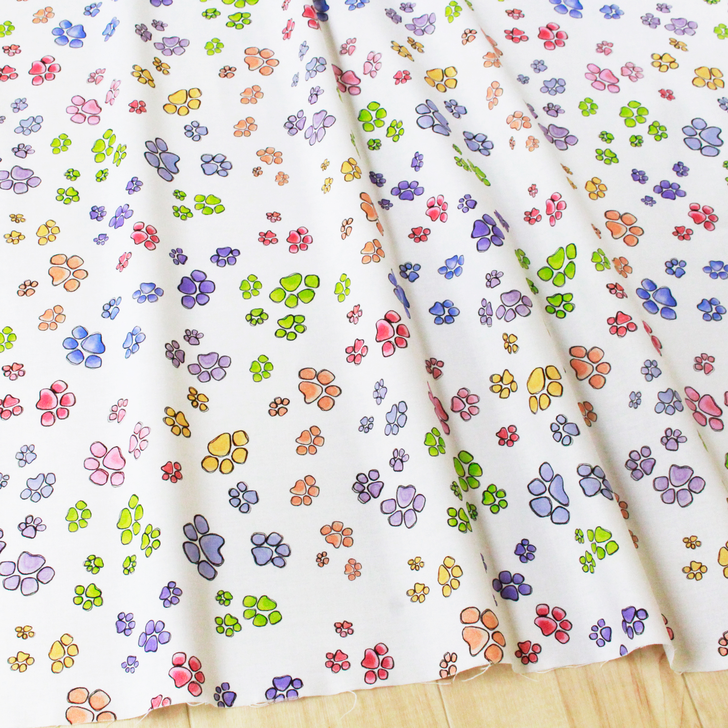 【2609再入荷】LORA692-747 カラフル 肉球 Loralie Designs ローラライデザインズ 1m単位 (m)