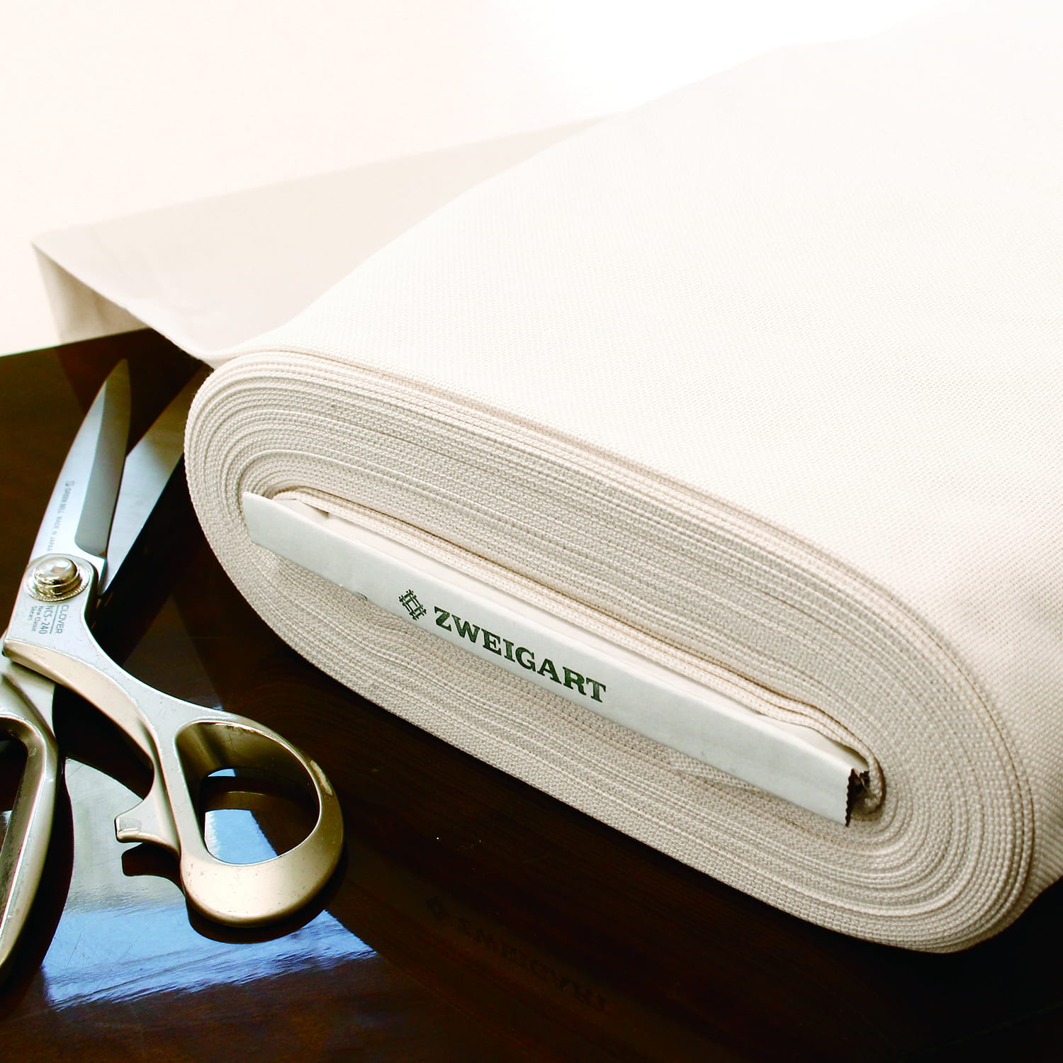 ZWEIGART 刺しゅうクロス 25CT LUGANA